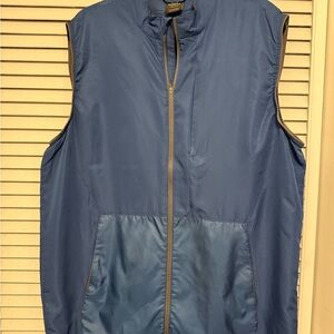 Oakley terrain packable men’s XL golf vest in navy-royal blue